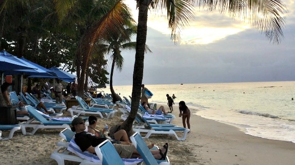 Sunset at West Bay Beach in Roatan.